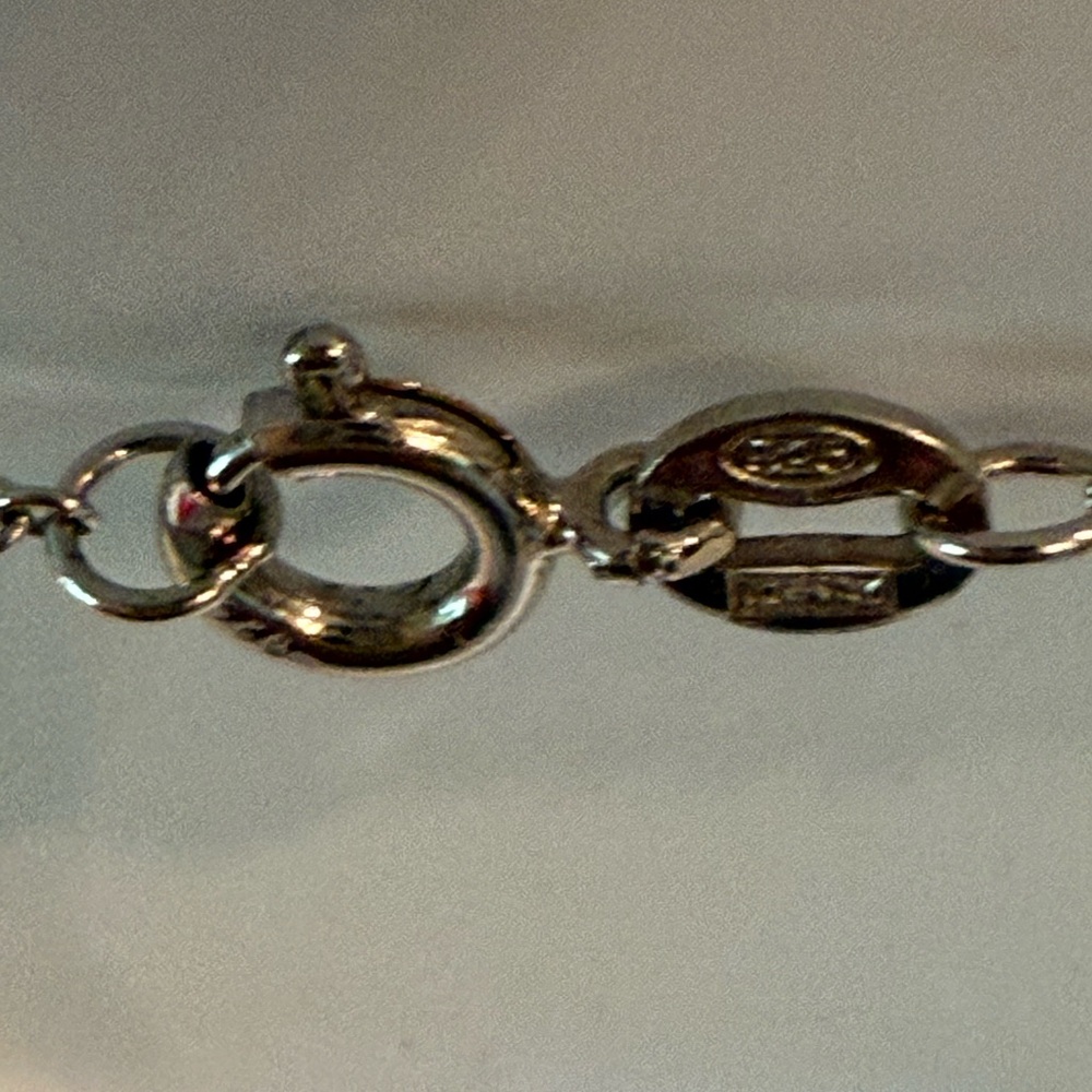Elegant cz circle necklace - Picture 5 of 9